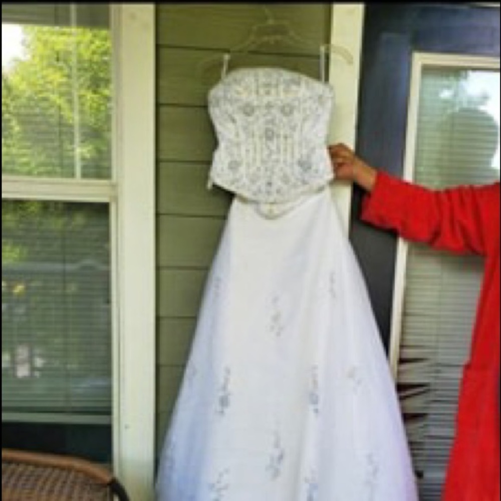 Pew-owned wedding gown